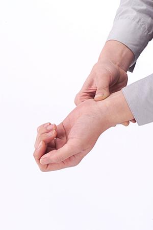 肌への負担が少ない刺青除去をするなら