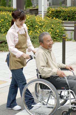 電子カルテの提供にレセコンを活用